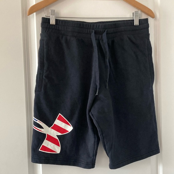 Under Amour Medium Black Athletic Shorts with Elastic Waistband - Picture 2 of 6